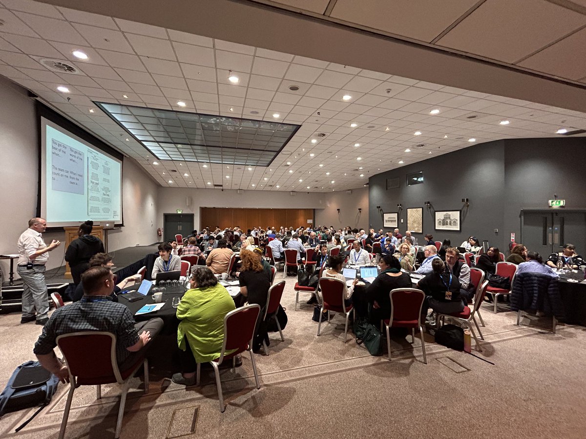 DigHealthLeader's tweet photo. Talk about a memorable morning! @KingfisherCoach, Ian Pettigrew, guiding our #DHL_Cohort6 to reimagine their strengths as digital leaders! #DHLF2023 @NHSDigAcademy #NHSDigitalAcademy #HealthcareInnovation https://t.co/lFdS8cPRV4