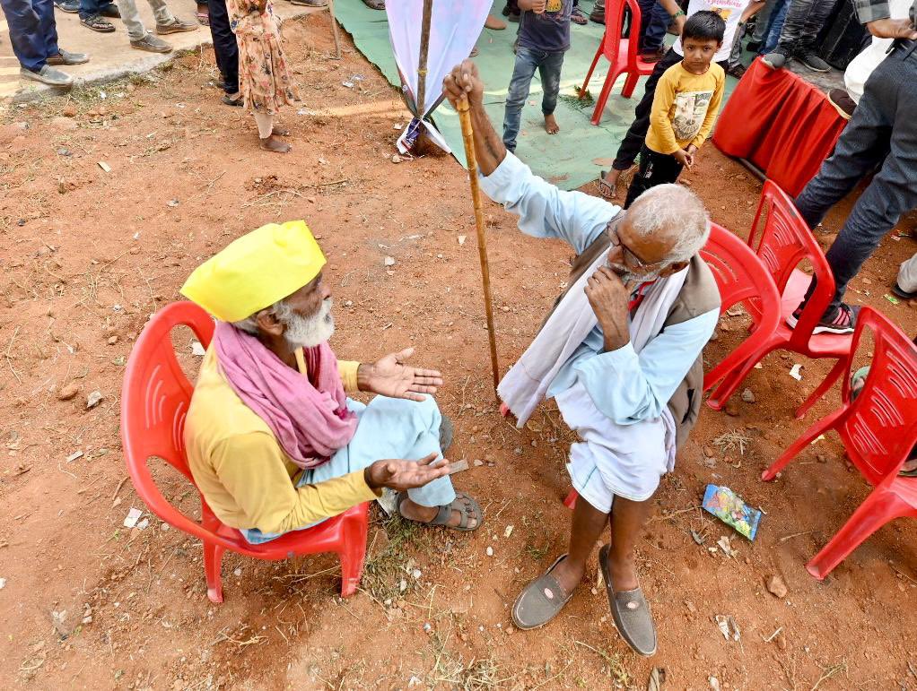 "महंगाई डायन खाये जात है"