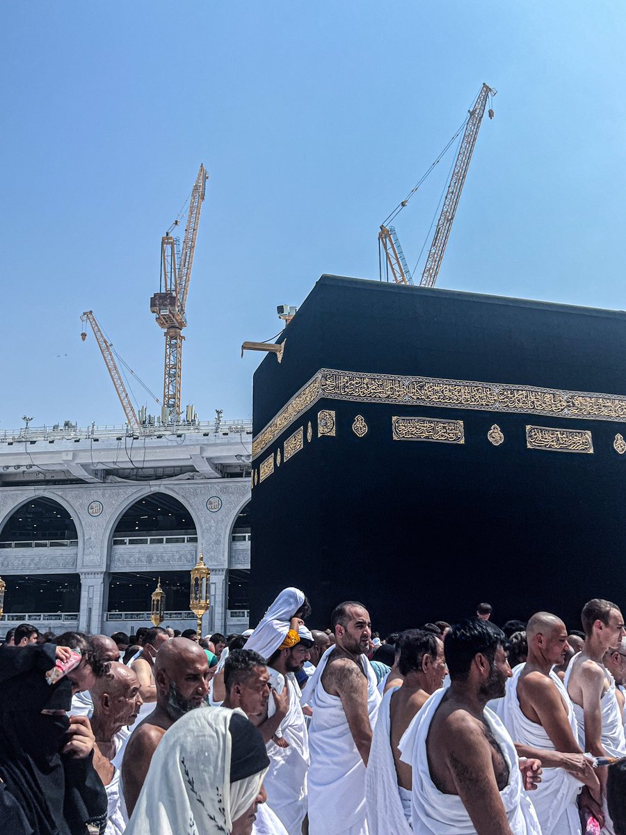 _Saeed97's tweet photo. الحمد لله الذي أعاننا فاعتمرنا فيا رب تقبلها مني وما كان من تقصير فتجاوز عني 🤍 https://t.co/RCbgFa6gFR