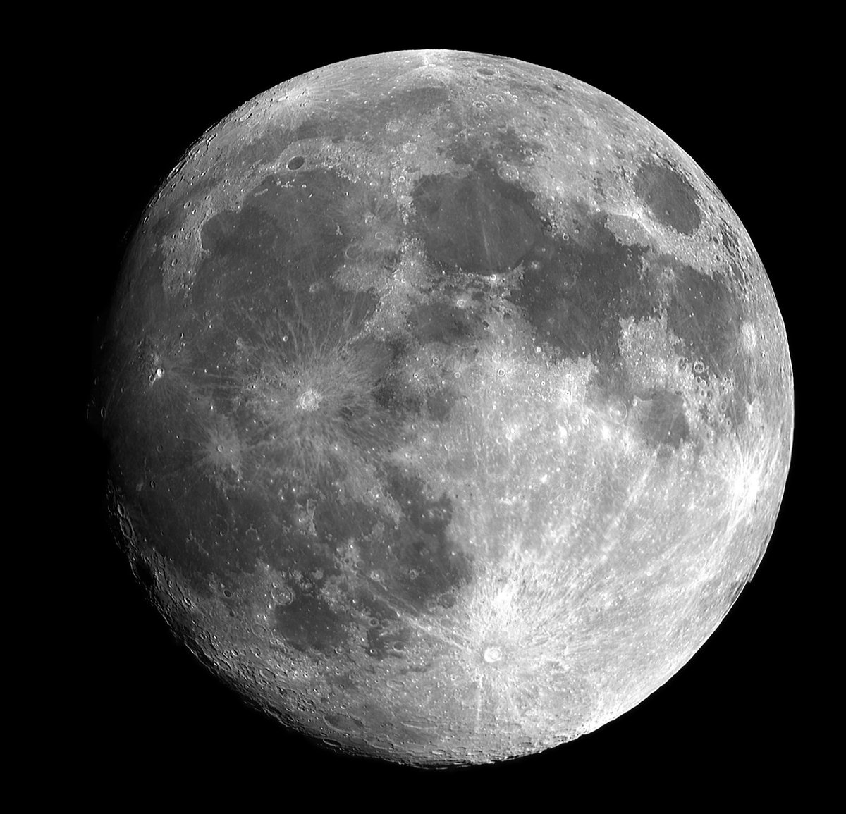 満月の模様ってアベ顔に見えるよねっていう主張は定期的にしていきたい 