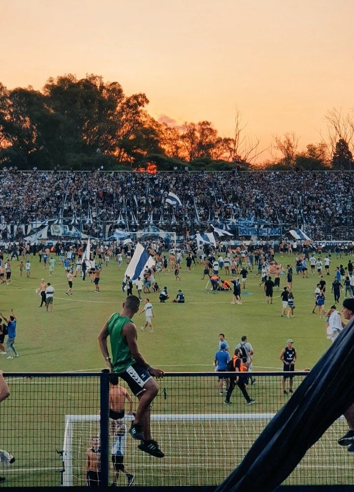Perdí todo menos la fe,
si me fui fue para volver.