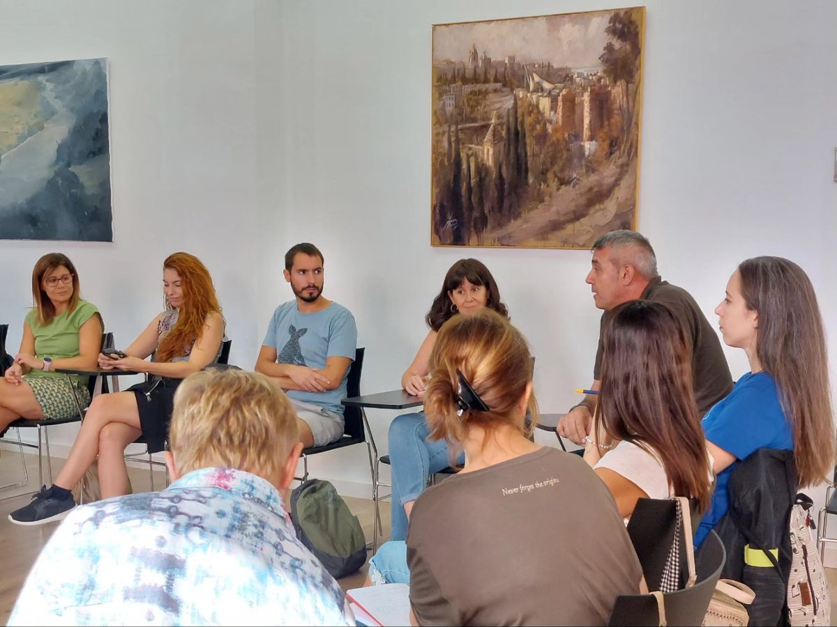 TGNEducacio's tweet photo. 🧑‍🏫Aquest divendres professionals de l'educació musical de Tarragona han participat al workshop #Mutare de la @FundacioCarulla  a la seu de l'IMET per posar en comú les accions d'educació musical comunitària del curs 2023-24.  
​👉La sessió l'ha coordinat l'IMET i l'EMMT. https://t.co/dnNYrUYOhW