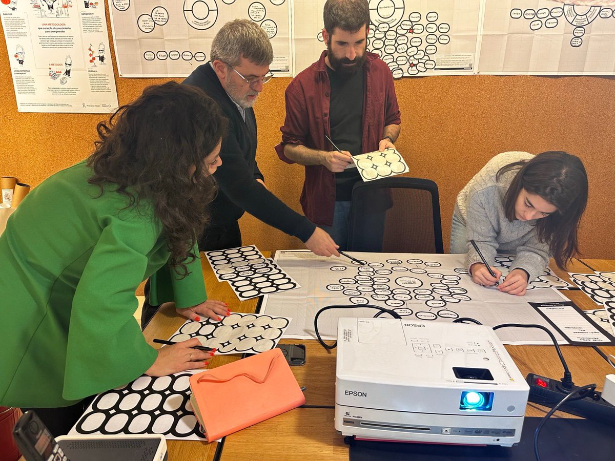 Hoy nos deja Mario Tascón, un grande de la innovación y la comunicación y una persona maravillosa. Siempre generoso e inspirador y colaborador esencial en la metodología Sapiens y el Taller Sapiens.
Le echaremos mucho de menos.
Un abrazo muy fuerte para  <a href="/losdelvolcan/">Prodigioso Volcán</a>