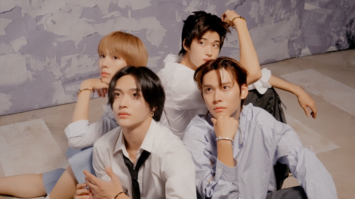RIIZE_official's tweet photo. RIIZE 라이즈 W KOREA Photoshoot Behind

https://t.co/RQYXgz54ku

#RIIZE #라이즈
#RISEandREALIZE
#GetAGuitar #RIIZE_GetAGuitar
#WKOREA #Behind https://t.co/4AsdkaLjeM