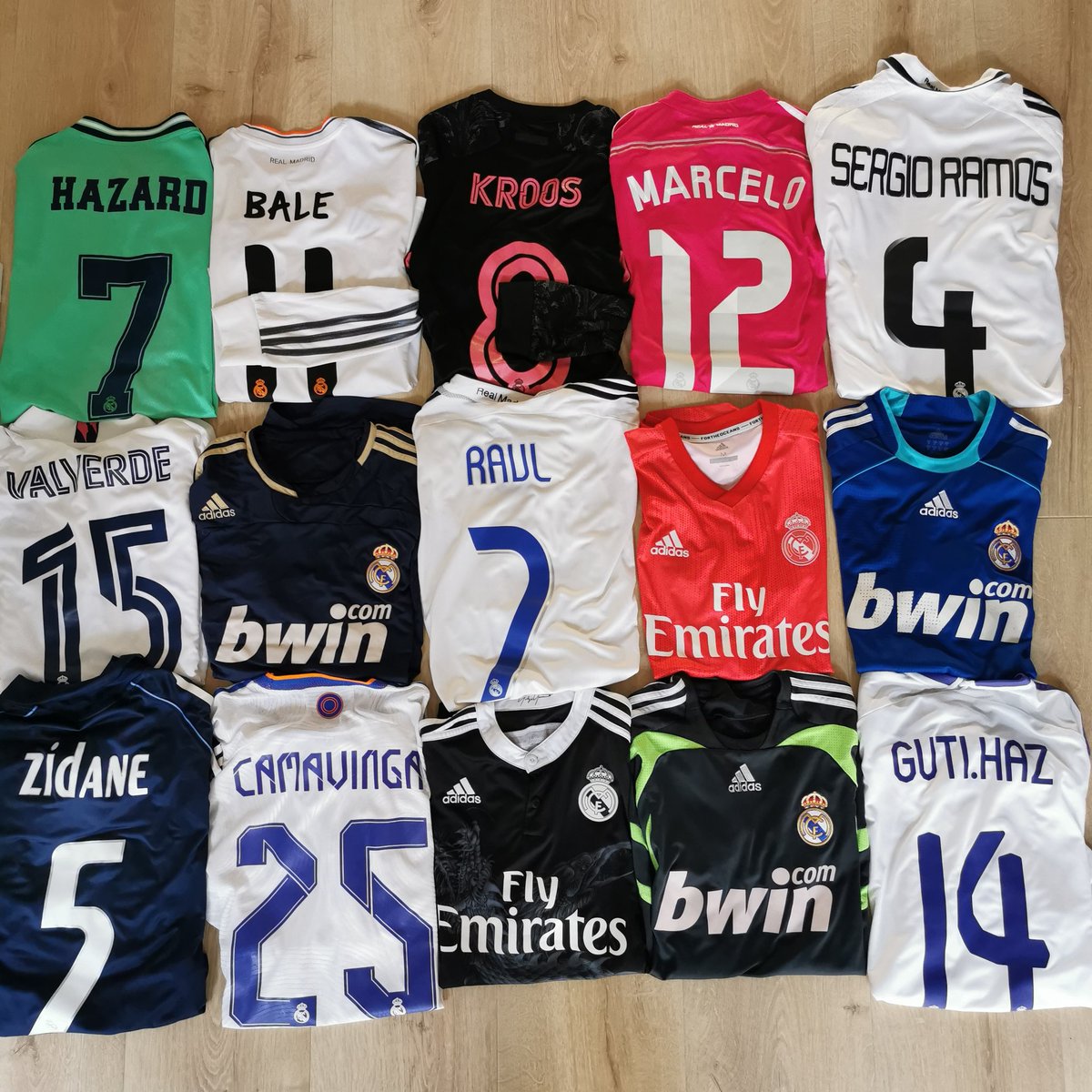 FootballShirtie's tweet image. 🤍 15 Real Madrid shirts tonight - 5pm

💥 Some cracking shirts - and namesets - hitting the site this evening

😳 Camavinga shirt is a kitroom issue

😕 Moving a few of these from my personal collection so I'll be sad to see a few go

#AuthenticAlways #RealMadrid #HalaMadrid