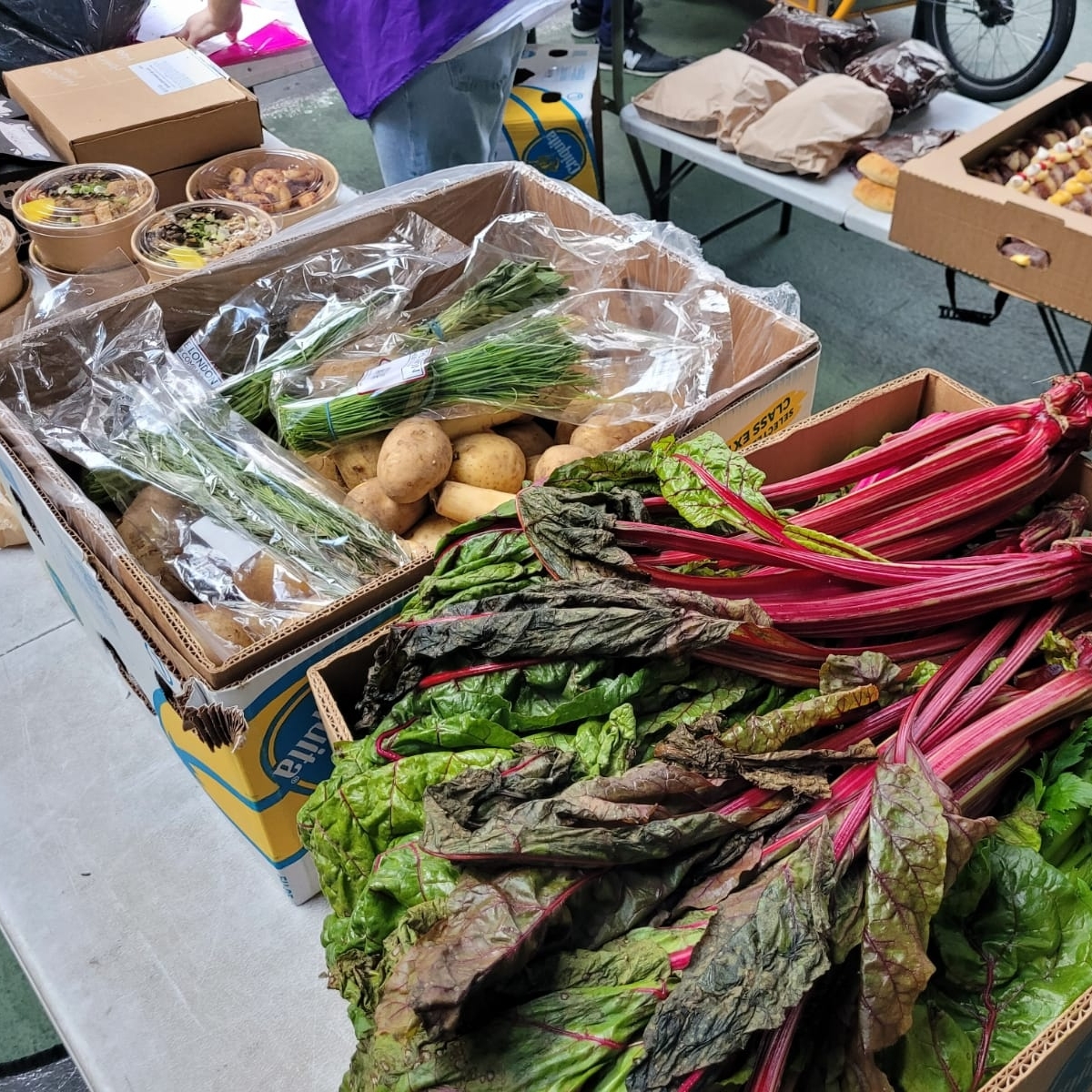 🥕 Are you a business with surplus food? 🍏 Would you like to donate it to charities? We can help! Our online platform allows you to register surplus food (type, quantity, location etc.) and charities can claim it and arrange to collect it from you. Email info@planzheroes.org.