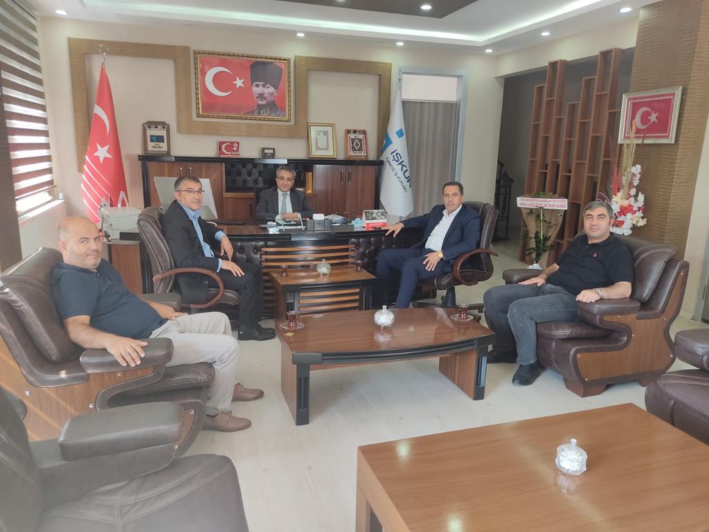 YÖNETİM KURULU BAŞKANIMIZ SN: MEMET ASLAN VE YÖNETİM KURULU ÜYELERİMİZ İLE, VAN İŞKUR MÜDÜRÜ SN: ALİ ASLAN'I MAKAMINDA ZİYARET ETTİ.
<a href="/memetaslanOSB/">Memet Aslan</a>
<a href="/YasarSen30/">Yaşar Şen</a>
<a href="/beysangid/">Veliözbey</a>
<a href="/yunus_mirun/">Yunus İnan</a>
<a href="/AliIskur57291/">Ali Aslan</a>