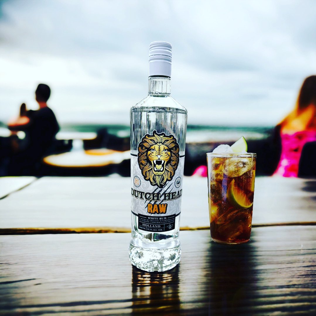 dutchheadrum's tweet image. “Bring the beach vibes to your leisure time at home or a party with Dutch Head RAW! 🌊🏡✨ Our Jamaican white rum is your ticket to a beachy escape no matter where you are. Get yours at dutch-head.nl/shop and let the waves of flavor wash over you! 🍹🏖️ #DutchHeadRAW #RumTime
