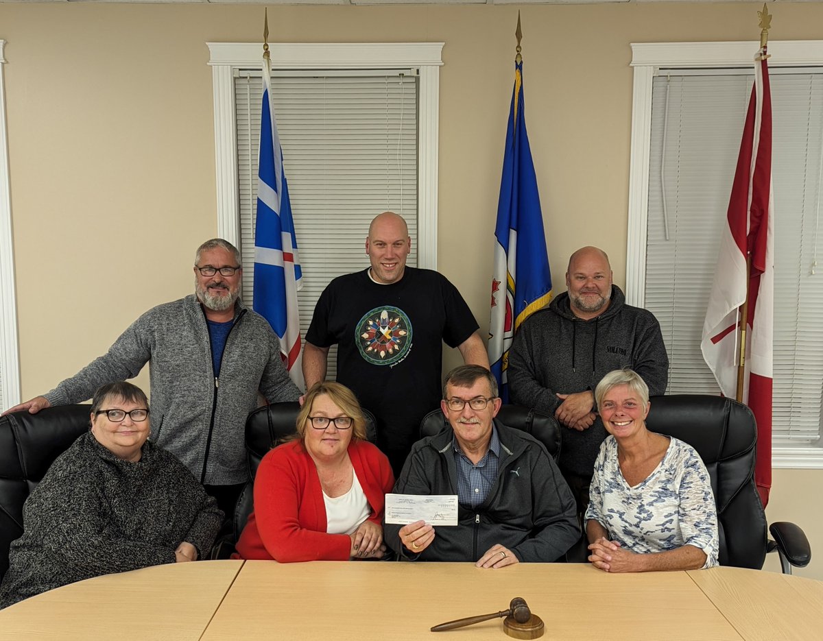 WRHFoundation's tweet image. Thank you to the town of Massey Drive for your generosity! Pictured is town council with their donation supporting healthcare in our region! 🙏