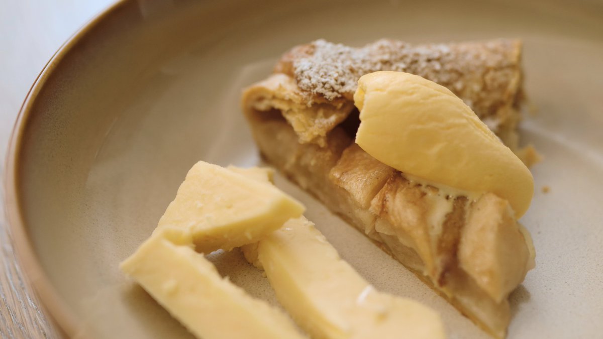La plataforma de streaming El Gourmet propone a los amantes del queso el plan perfecto.

Ya está disponible al completo 'El queso, una historia de amor', una serie documental en la que <a href="/AfrimPristine/">Afrim Pristine</a> viaja por el mundo descubriendo los secretos de este sabroso producto.