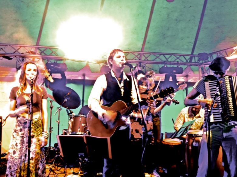 MontyLosh1's tweet photo. There is a rare chance to see @Badlabecques perform live this weekend as part of the #CornRiots:
3pm, tomorrow (Saturday 30 September) La Place du Vier Marché. Be there or be royally square.
#jerriais #jerseyCI #theislandbreak @VisitJerseyCI https://t.co/6V7Xh8R6Up