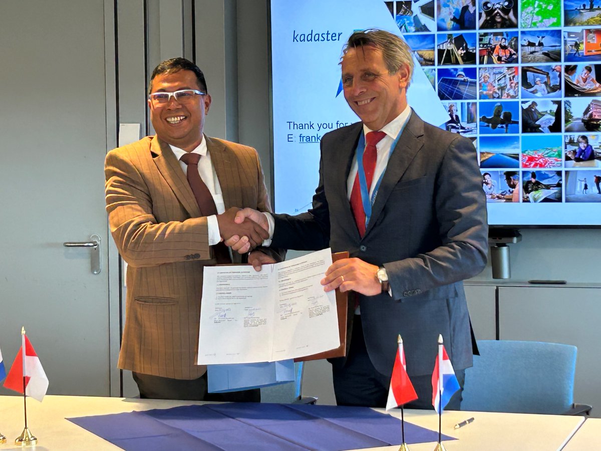 Kadaster Int. (@kadaster_int) on Twitter photo A Memorandum of Understanding to strengthen their cooperation has been signed by <a href="/atr_bpn/">Kementerian ATR/BPN</a> and @het_kadaster. It aims to support Indonesia in the digital transformation of its cadastral systems and infrastructure in the next five years bit.ly/3RFcgYq A Memorandum of Understanding to strengthen their cooperation has been signed by <a href="/atr_bpn/">Kementerian ATR/BPN</a> and @het_kadaster. It aims to support Indonesia in the digital transformation of its cadastral systems and infrastructure in the next five years bit.ly/3RFcgYq