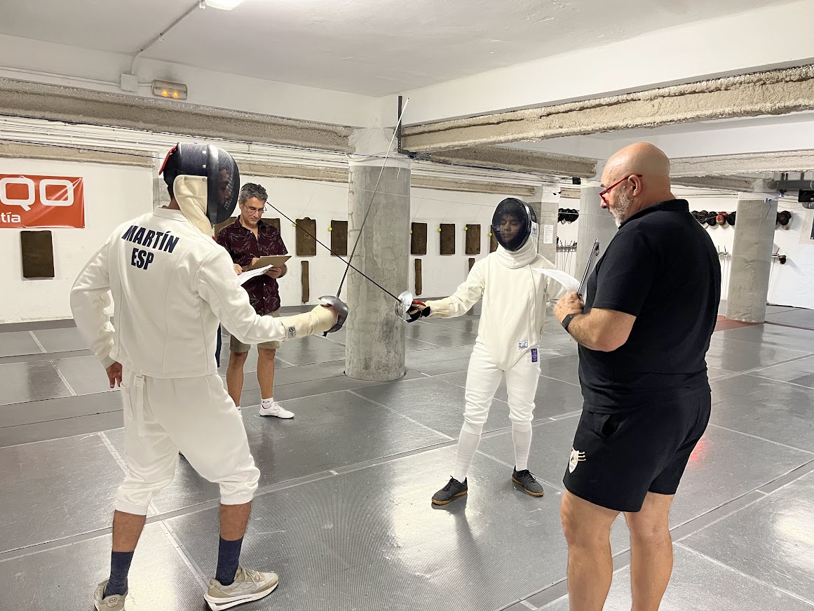 iadeporte's tweet photo. 🤺 En noviembre comienza al primer curso de Técnico Deportivo de Grado Medio en #Esgrima del Ciclo inicial que imparte el IAD.

Los seis alumnos presentados han superado las pruebas celebradas recientemente en #Granada.

Matrícula: del 16 al 27 de octubre.
Inicio curso: 7 de noviembre.

¿Quieres saber más sobre los títulos oficiales de Técnico Deportivo' https://t.co/Rz1taF852R