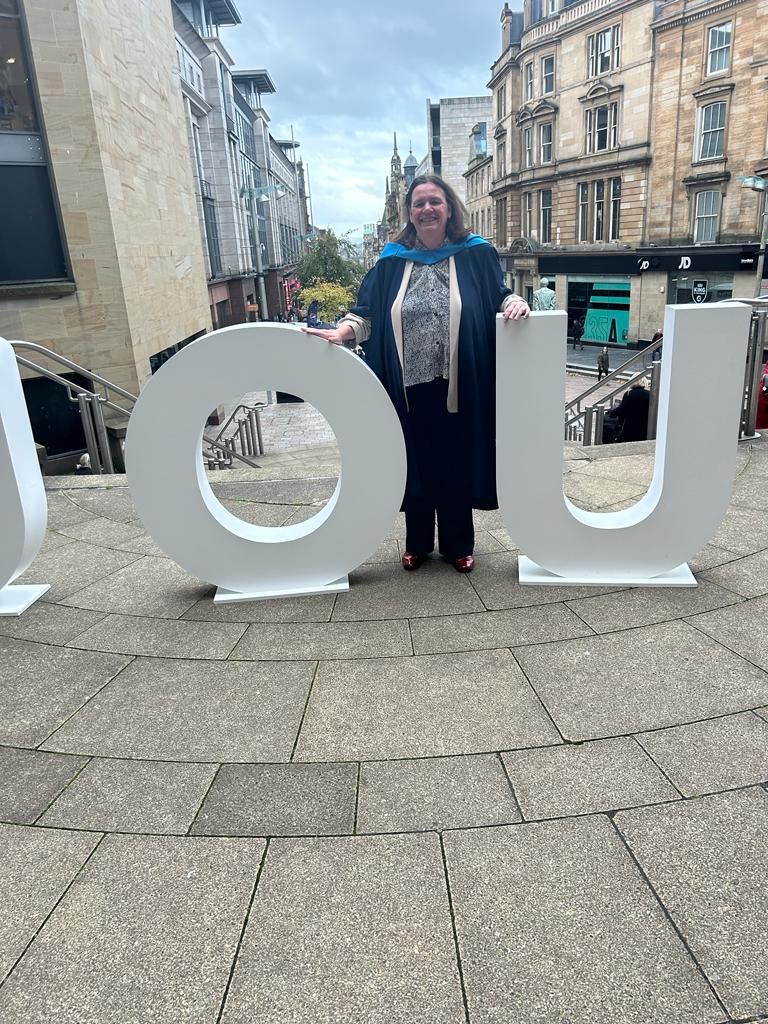 Anne-Theresa Lawrie tweet media