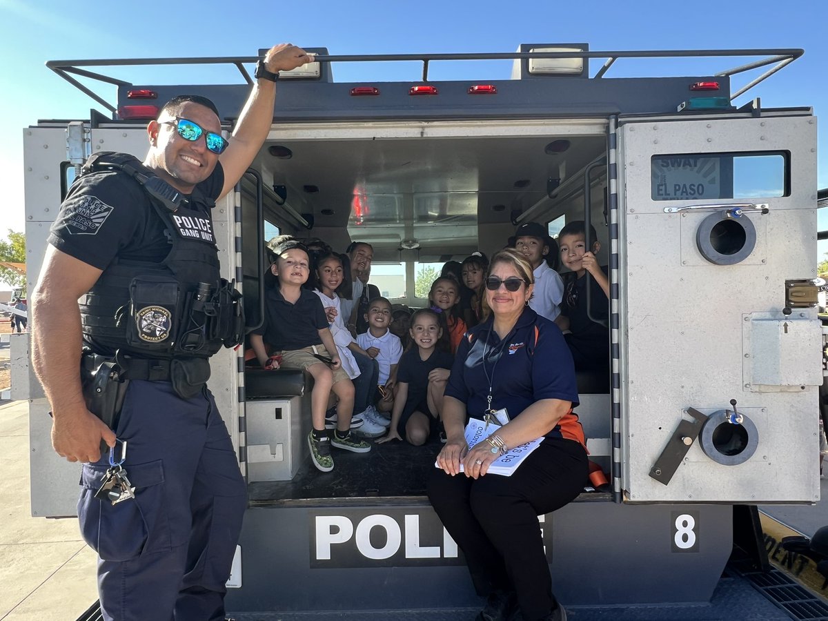 ASanchez_DSSE's tweet photo. Career day was a great success! Our students learned about some awesome jobs! Thank you all who came to support our little one and for making our futures bright 🌟 Keep shining like a diamond!💎 Thank you all! #RelentlessRattlers #TeamSISD @mgalve01 @Cduarte_DSSE https://t.co/XfG1009uRt