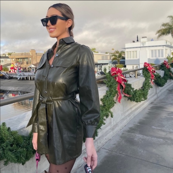 Experience the perfect blend of style and comfort with our leather dress. Perfect for your everyday adventures! #leatherdress #LeatherFashion #ComfortStyle #EverydayChic #LeatherLove