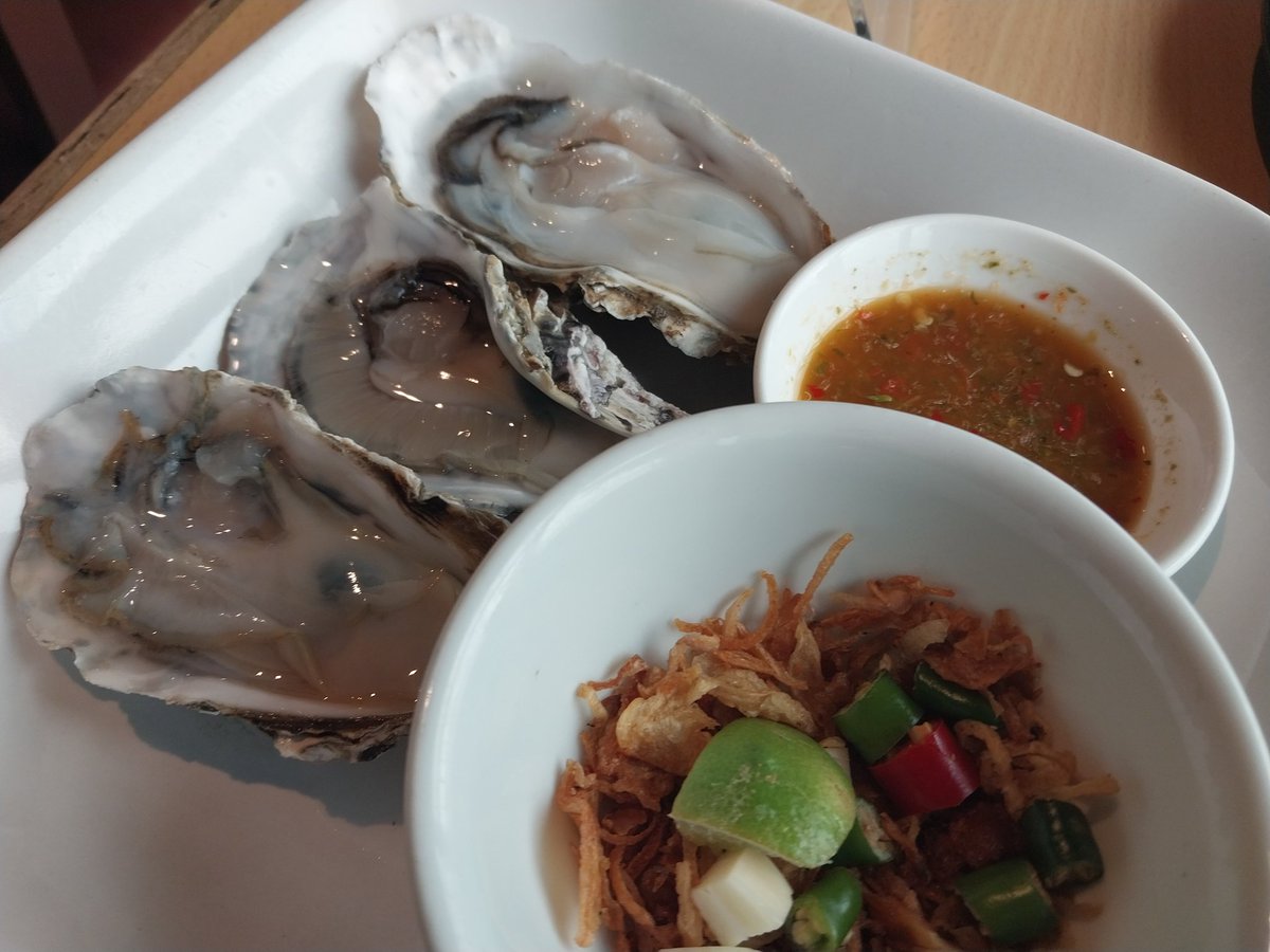 PunnieVIIIXVIII's tweet photo. #BangkokSkyBuffet #BaiyokeSkyHotel #Delicious #Dinner #BelatedBirthdayCelebration #BFF #ThankUSoMuch https://t.co/w9j4BlACNG
