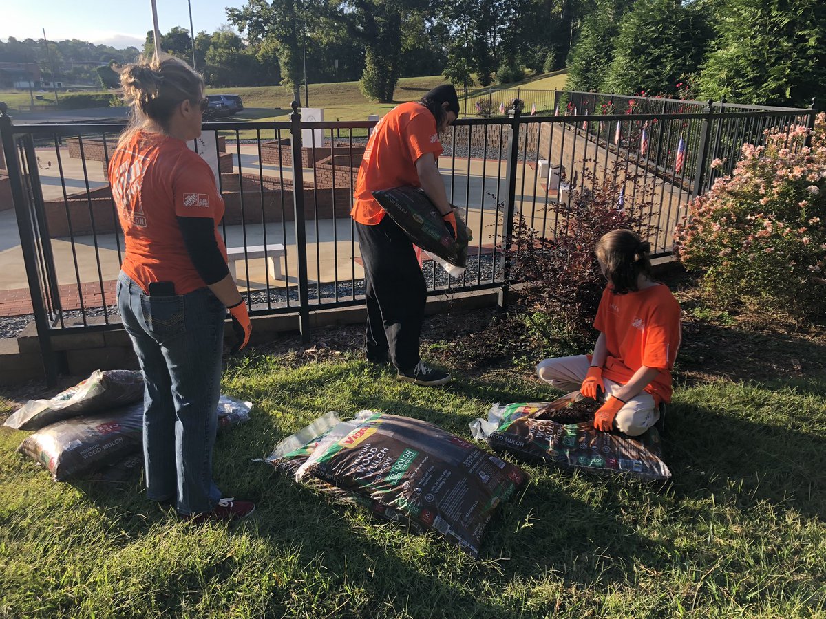 Robin Leonard tweet media