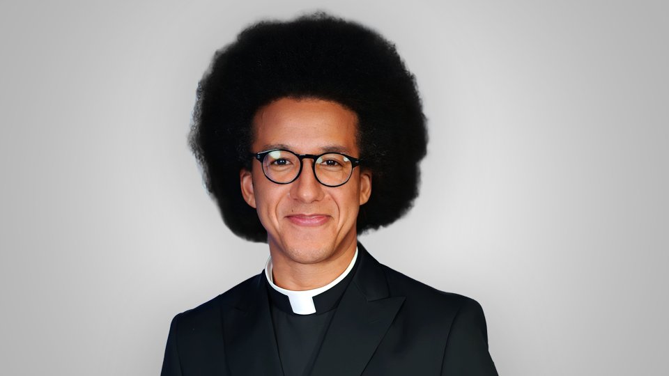 Calling this shyster 'Sideshow God' and 'Leo Prayer'  😆😆 - sometimes this place wins.