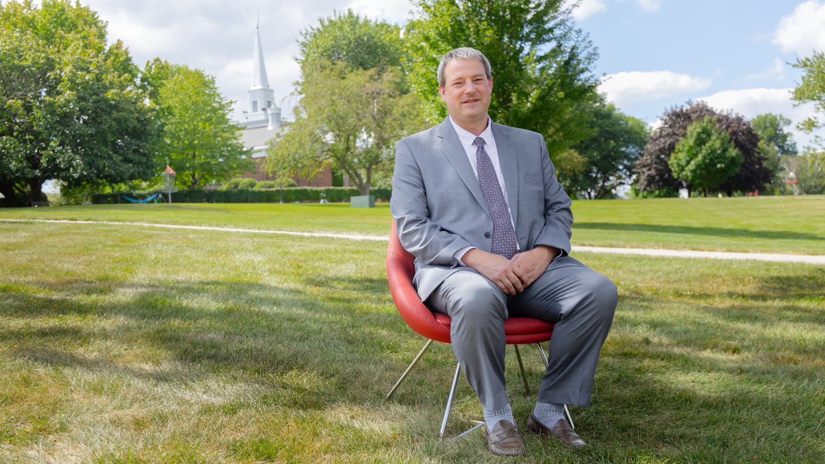gracecollege's tweet photo. Alumnus and professor Thomas Pycraft found his way back to Grace as an assistant professor of finance. Learn more about him here: https://t.co/n8ZP24cfaf

#Finance #ConnectedCommunity #LifeAtGrace #AcademicLife https://t.co/zo2vXPKCNS