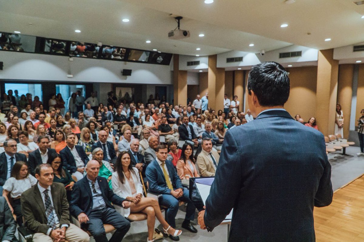 En la Región, reafirmamos nuestra lealtad a España y luchamos por una financiación justa que reconozca nuestro compromiso. 

Aquí, los directores generales son seleccionados por su mérito y capacidad, no por cuotas. 

Vamos a trabajar incansablemente para desarrollar las