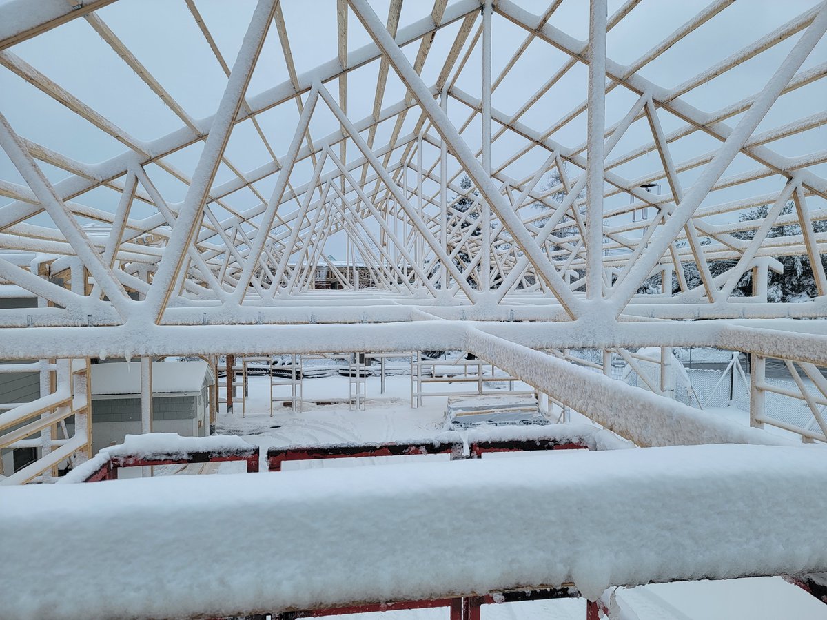 WEng_inc's tweet photo. Last winter was a good winter to work outside, but we still had the occasional snowfall to contend with. @MilwaukeeTool makes it possible with equipment that works in adverse weather - like this cute-as-a-button 12 V circular saw! https://t.co/ZLbtpH3Qw7