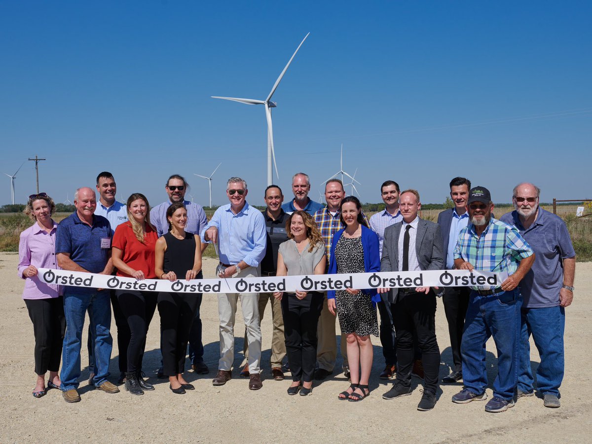 stephfrancoeur's tweet photo. A quick trip to #Kansas for Sunflower Wind, @OrstedUS 13th wind project now in operation. A great day celebrating community, conservation and clean energy. 🌻 https://t.co/S3qklBm2ea