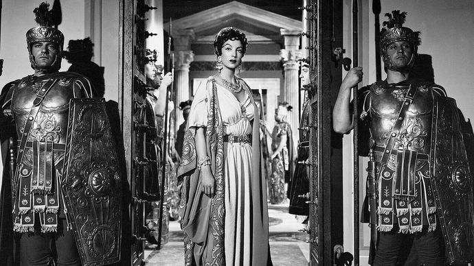 merlinpapin3's tweet photo. .@FredOL69007 .@tbarnaud   Ce soir sur .@France3tv (Cinéma de Minuit)  le film  #Messaline de Carmine Gallone (1951)
Avec : María Félix, Georges Marchal, Delia Scala, Carlo Ninchi, Camillo Pilotto, Germaine Kerjean, Memo Benassi, Erno Crisa

Affamée de pouvoir et de plaisir, Messaline change d'amants aussi vite qu'elle élimine ses ennemis, comme le droit Valerius.

Elle réussit même à convaincre l'empereur Claude, dévasté par un faux oracle, que pour qu'il soit sauf, elle doit se remarier avec son amant Caius Sillus ; mais le plan avec lequel elle pense s'emparer du trône impérial se retournera contre elle.