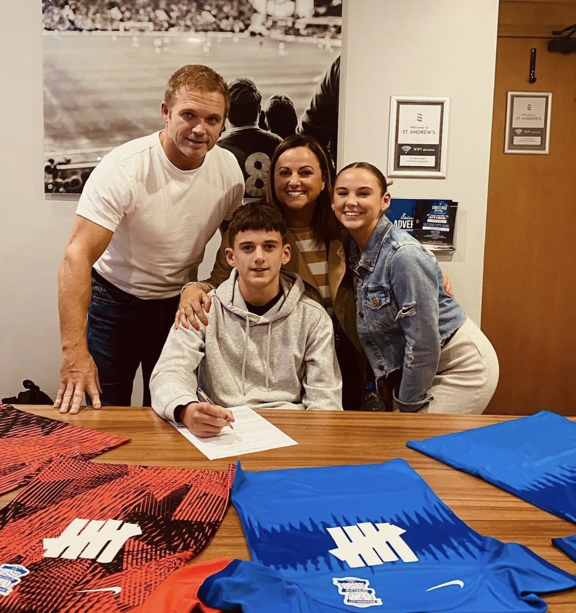 SolihullAcadFC's tweet photo. Massive congratulations to our former @jpluk player FRANKIE McCANN, who has just signed Academy forms for @BCFCAcademy
Well done to Frankie and his family, we all wish him the very best in his football journey 👏⚽️👏
#KRO
#BCFC
#solihullacademyfc
#allaboutdevelopment https://t.co/aEiDPXMGG2