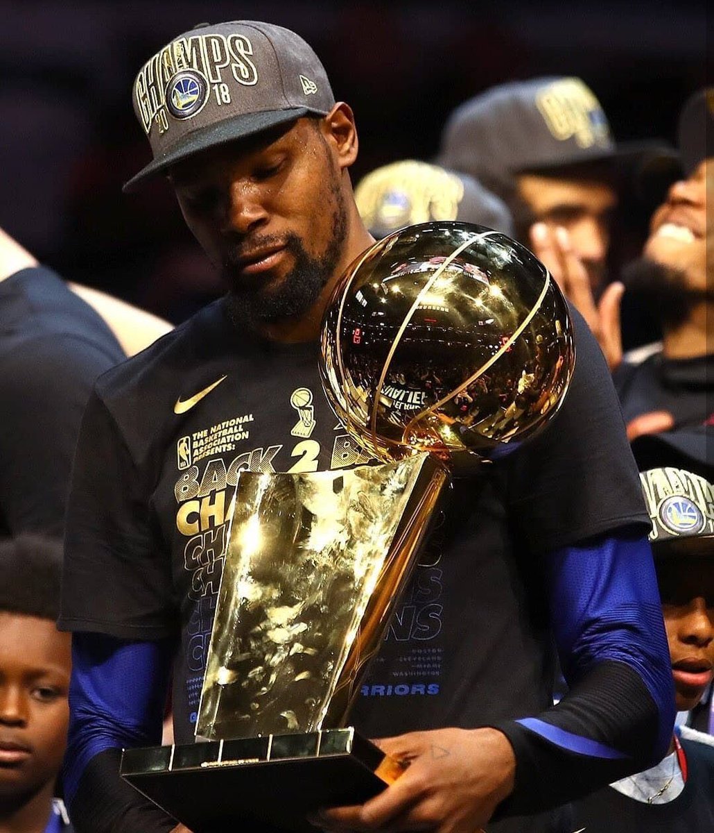 PasionBasketNBA's tweet photo. Hoy cumple 35 años Kevin Durant:

➡ 14 temporadas NBA
➡ 2anillos
➡ Rookie del Año
➡ 1 MVP
➡ 2 MVPs Finales
➡ 13 veces All Star
➡ 6 veces en el Mejor Quinteto NBA
➡️ 4 veces en el Segundo Mejor Quinteto NBA
➡️ 4 veces Máximo Anotador NBA
➡ 3 Oros JJOO
➡ 1 Oro Mundial
➡️ 1 MVP Mundial

Uno de los mejores anotadores en la NBA y futuro Hall of Fame

DURANTULA