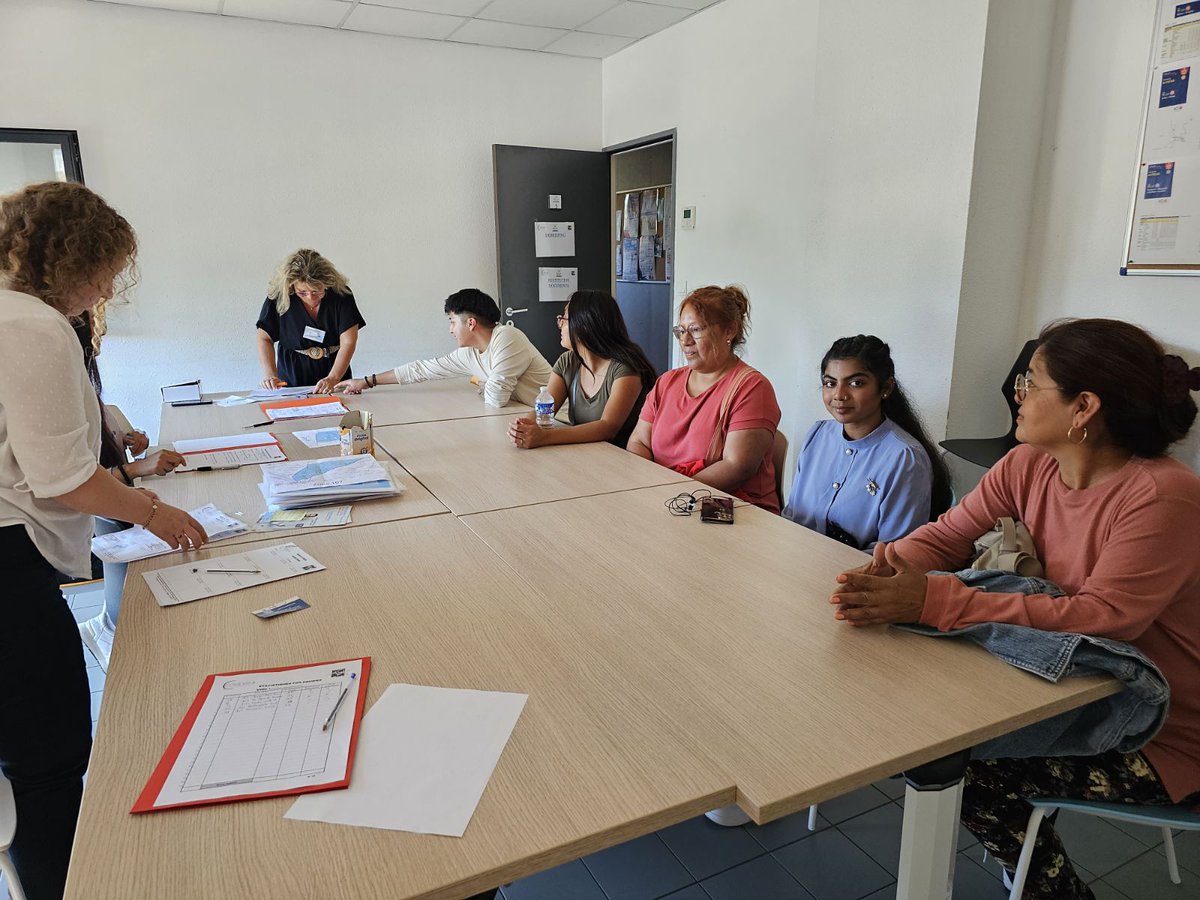 CanovasLaurence's tweet photo. 🚀🚀 #MARKETHON #BEAUCAIRE
📣 #Bilan de la journée solidaire de recherche d’#emploi
▶ 70 participants
▶ 100 offres d’emploi
▶ 13 équipes mobilisées
✅De nombreux recrutements
👏👏 Bravo aux équipes et aux partenaires
@Poleemploi_oc @loizonsandra @Valerie_Issert @Occitanie @CCBTA30 @COMIDER_ @MalakoffHumanis #ML_Rhône_Argence