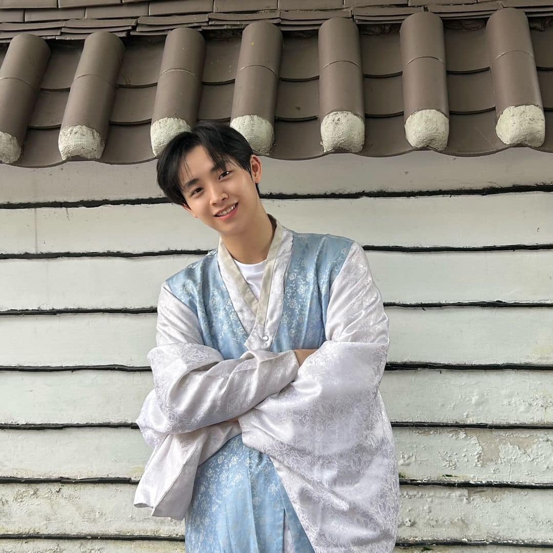 Mekongriver_vn's tweet photo. [SNS] 𝟮𝟯𝟬𝟵𝟮𝟵 - CONGB's Broadcast Channel Update  

CONGB with HANBOK 🔥🔥

HAPPY MID-AUTUMN FESTIVAL ❤️❤️

#CONGB #콩비 #콩심쿵 #mekongriver https://t.co/i5hqsGPMKz