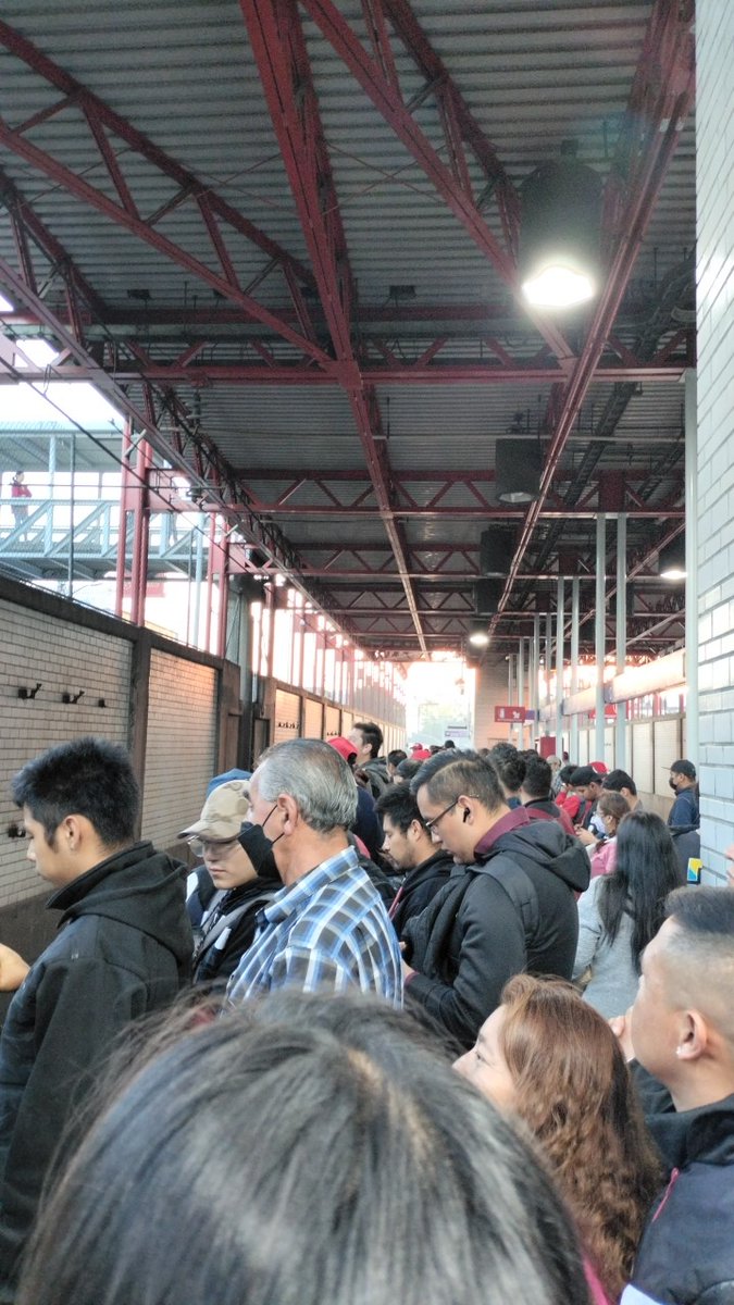 ErikJess01's tweet photo. @MetroCDMX Estación los reyes https://t.co/oH0KgxY6J9
