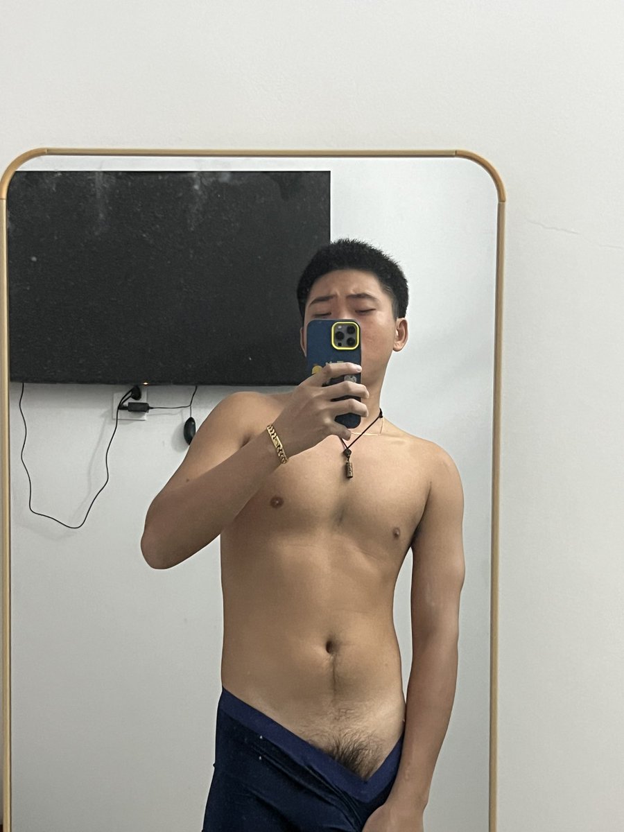 2k_cong's tweet photo. 🍌🍌🍌🍌 https://t.co/tUabyBghFU