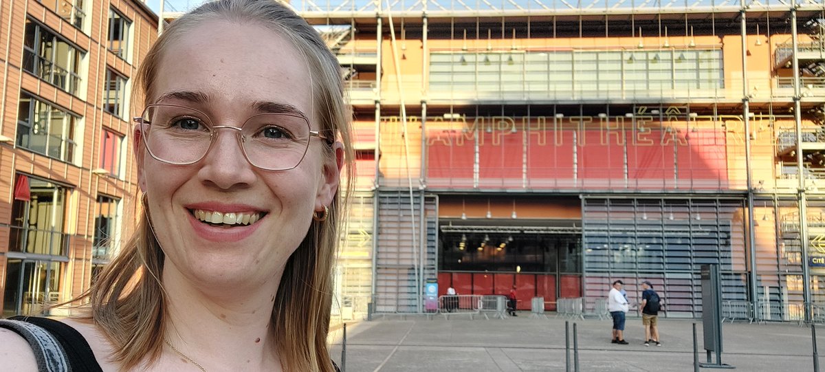 Next,🔬ISE in Lyon, where everyone wanted to talk electrons! An amazing experience to be present in an audience of experts, where conversations can get quite technical.