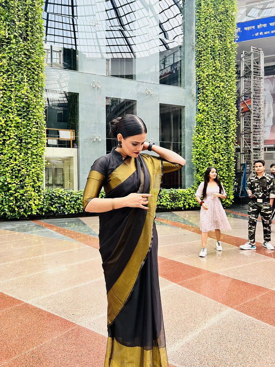 Nidaahmad78's tweet image. NEWS INDIA COURAGE AWARDS
PICS PART 2

#nidaahmed
#newsindia