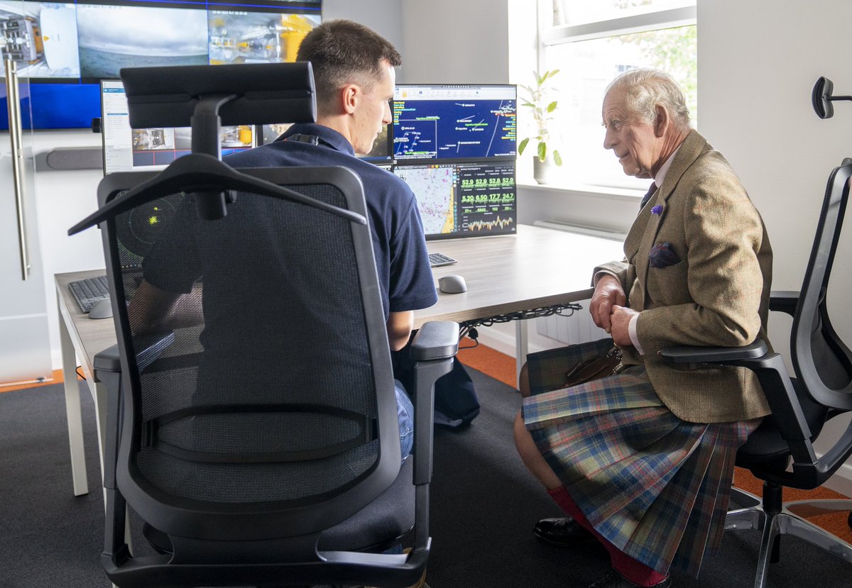 Today at the Global Underwater Hub in Aberdeenshire, His Majesty toured exhibits demonstrating underwater diving technology, underwater 3D image capturing, and ecofriendly artificial reefs which provide subsea protection and enhance biodiversity.