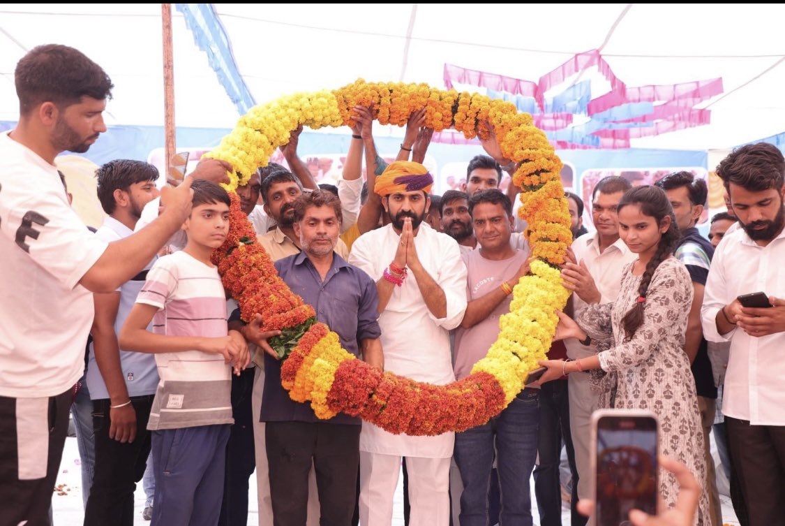 Rajsthanikaka's tweet photo. मनीष माहरों भायलों , अबकी बार विधानसभा मह जायलो @ManishYadavIn  👍🙏 https://t.co/PAeXiM1JWK