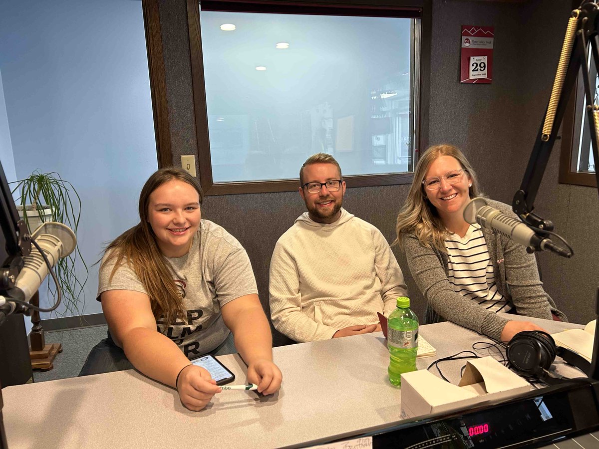 chadronstate's tweet image. Brianna Smith, John Murphy, and Britt Helmbrecht promoting CSC activities and events on KCSR this morning. 📣🦅 #chadronstatecollege #WeAreCSC