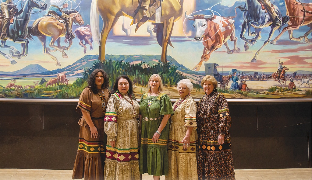 valuenewsvalues's tweet image. "The club honors Will Rogers' favorite food by serving it at their Hats Off to Will event."
valuenews.com/hats-off-to-wi…
#hatsofftowill #willrogers #beansandcornbread