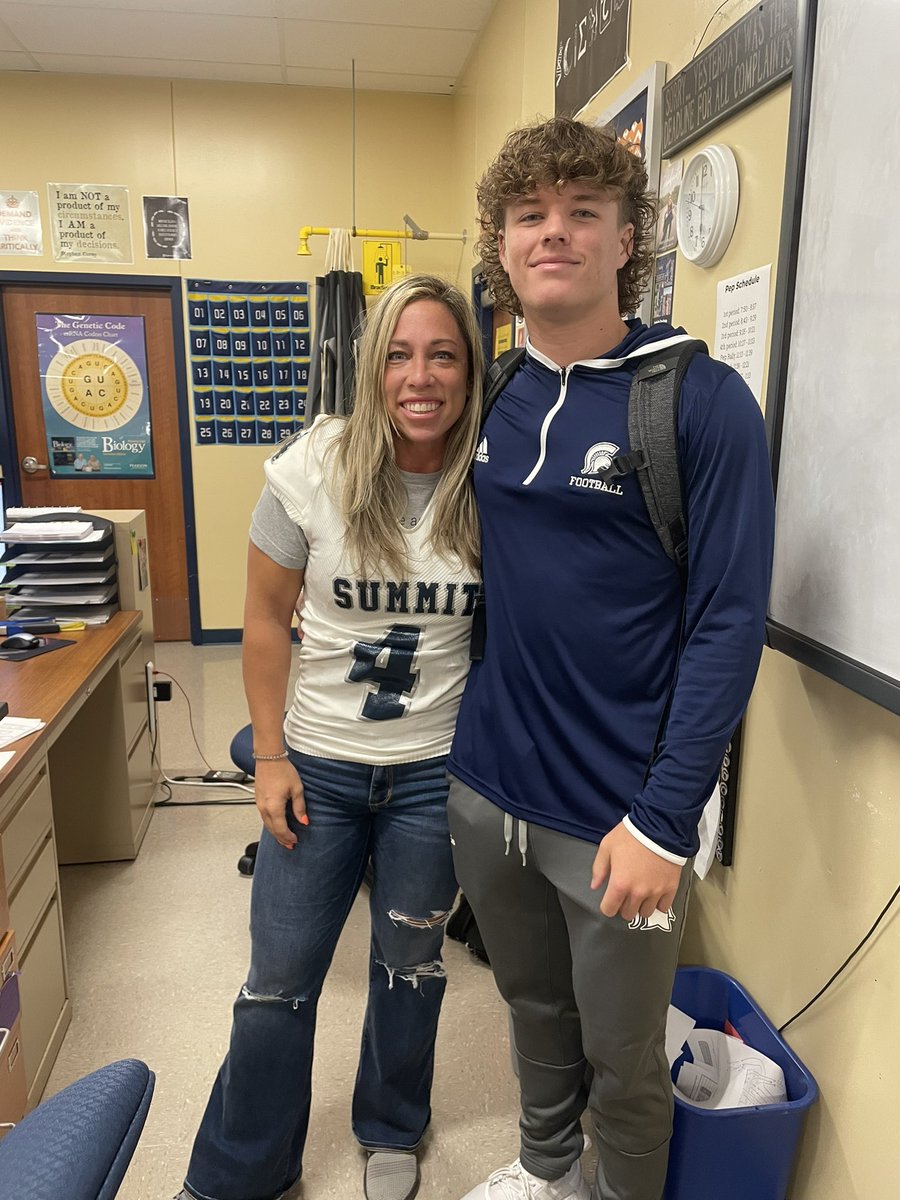 wcsSHSAthletics's tweet photo. Summit Football Seniors honoring our teachers and staff this morning with their jersey. Happy Jersey Out Spartans! Beat Ravenwood! @wcsshs @summitsquad @GridSummit @coach_bcoleman https://t.co/NjgbBhYF3r