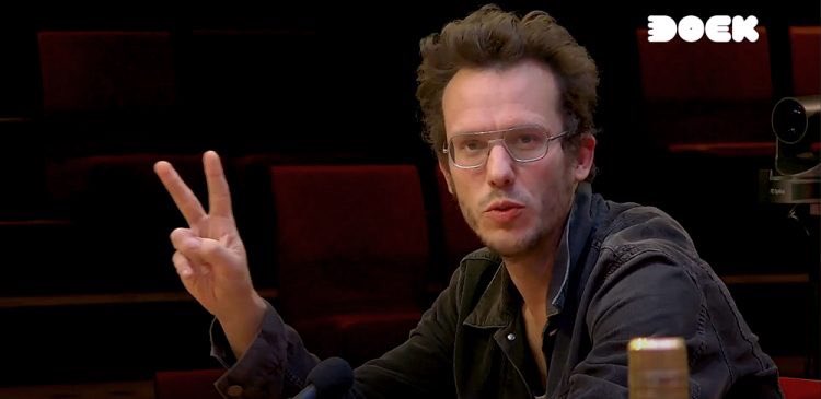 tabeenguinea's tweet photo. Improvisator en pianist Oscar Jan Hoogland werkt nauw samen met Betsy Torenbos tijdens het docu-theater ‘Verzoening?’.   Samen maken, samen optreden. Kom naar zijn live muziek luisteren op de 6e oktober in de Kumpulan/museum Bronbeek. Een unieke klankwereld! https://t.co/XcfvFDzubn