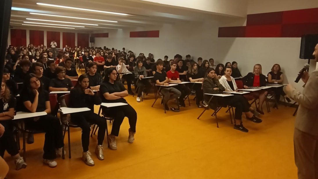 Kampüsümüzde Çift dilli Okullar Akademik Direktörü &amp; Global Education Center (GEC) Direktörü Nicolette Perez ve GEC Kıdemli Danışmanı Ege Uysal’ın katılımı ile yurtdışında eğitime dair detaylı bilgiler içeren bir seminer düzenlendi. 🩷🩵
@dagozlem <a href="/ozgeeasln/">Özge ASLAN</a> <a href="/BerrakCebi/">Berrak Çebi</a> <a href="/bkgec/">BK Global Education Center</a>