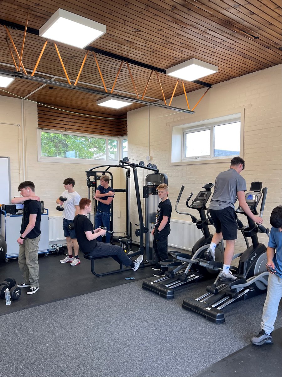 GApost16's tweet image. A small snapshot of enrichment today 🎶🤸‍♂️🎲 #enrichment #mentalhealth #happyhormones