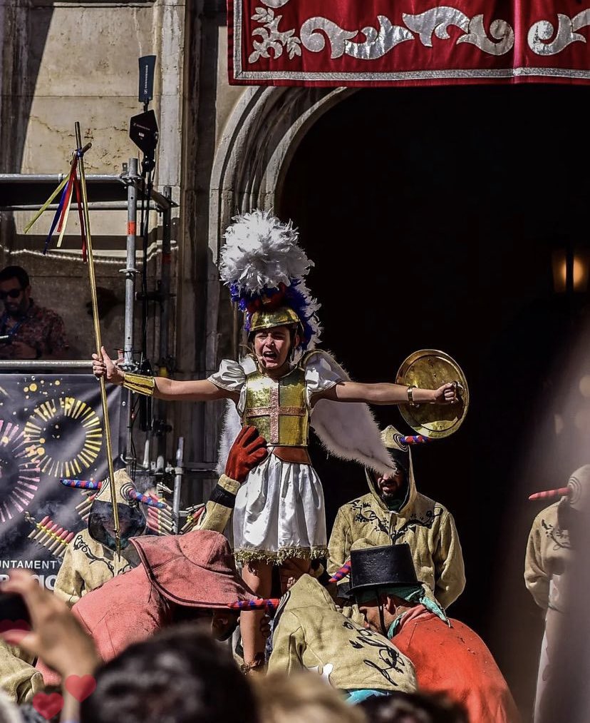 BallDiablesTgn's tweet photo. Feliç Sant Miquel!! 🎉🎉
#BDT40 #SantaTecla2023 https://t.co/huoBB3kEEQ