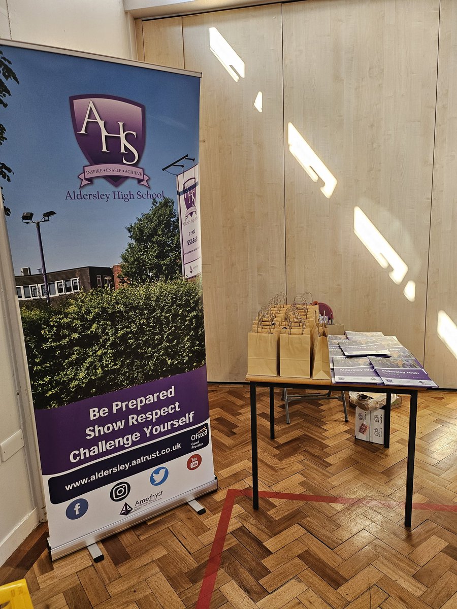 At Dunstall Hill Primary this afternoon, sharing with year 6 and their parents/carers how amazing <a href="/AldersleyHighSc/">AldersleyHighSchool</a> is! #primarytosecondarytransition