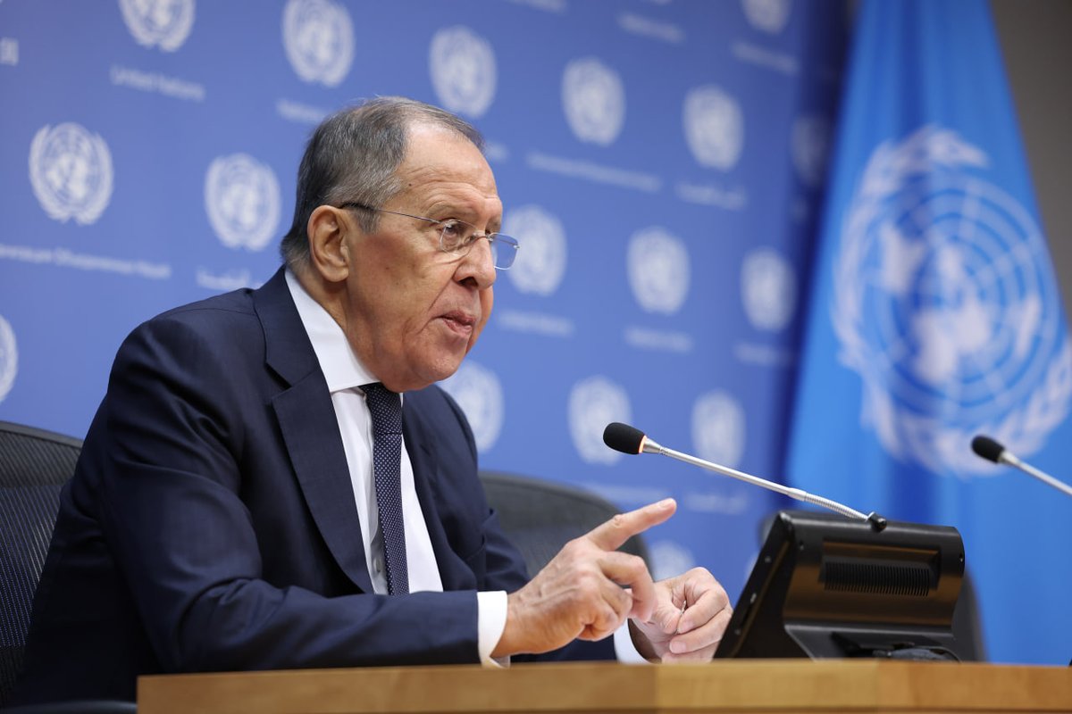 RussianEmbassy's tweet photo. FM Sergey Lavrov: We are often told  that we need to implement the #UN General Assembly resolution on #Ukraine. <...> But why aren’t resolutions on many other issues being implemented? Why isn’t the UK 🇬🇧 implementing the resolution on the #Malvinas Islands? https://t.co/lVEseBTcea