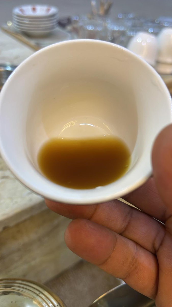 اشرب الفنجال و اكب البياله

الله يمسيكم بالخير🌹