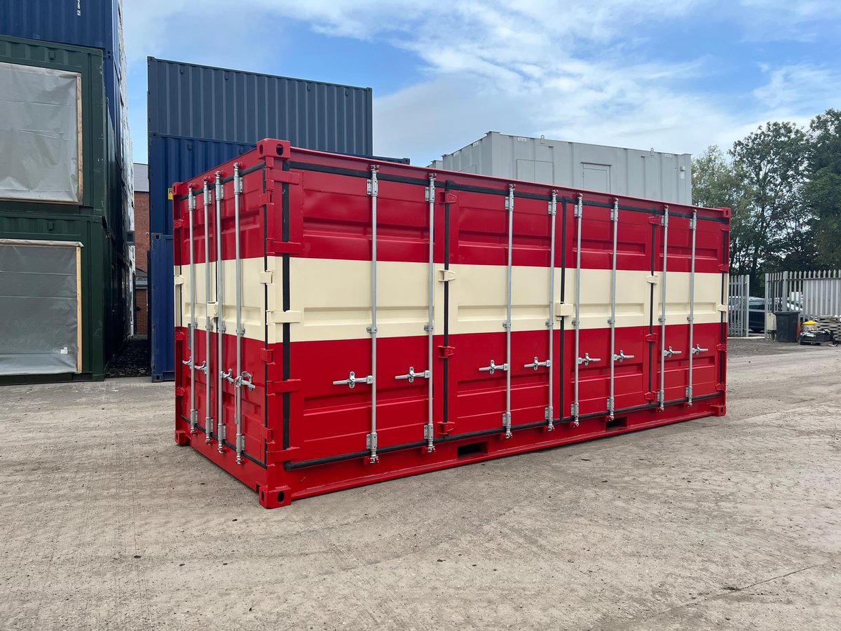 Only 87 days till Christmas! 🎄

We know it’s early but these modified containers are giving us all the Christmas feelings with the festive colours. 🎅🏼

Get your container orders in today - clevelandcontainers.co.uk

#WeBoxClever #ClevelandCan | #ShippingContainer #Modification