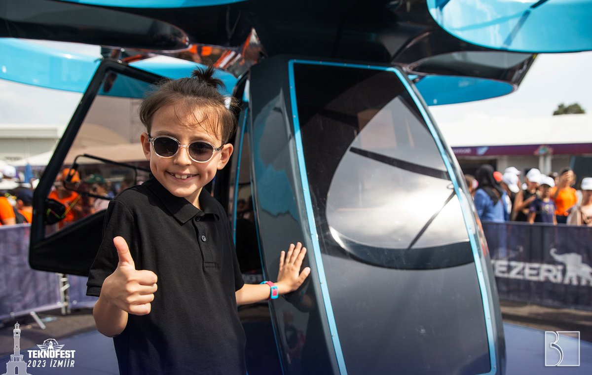 BaykarTech's tweet photo. Gelecekten ilham alıyor, geleceğe ilham veriyoruz ! 

We are inspired by the future, we inspire the future! 

#CEZERİ ✈️🚙

#TEKNOFEST2023 🚀 https://t.co/CF9Psqknqe